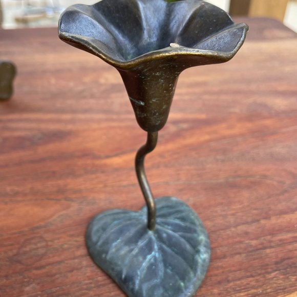 Vintage Arts and Crafts Style Bronze Leaf Candle Holder - Picture 2 of 4